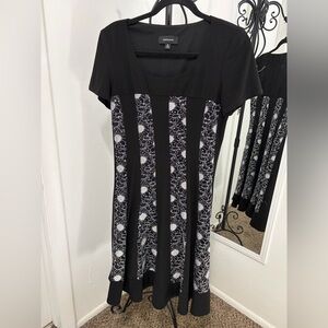 R&M Richards Elegant Black and White Midi Dress